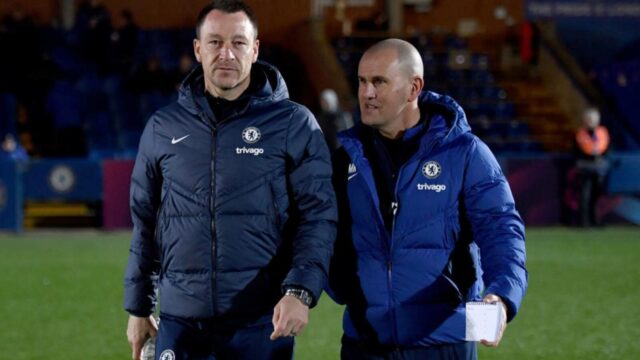 John Terry uvádza, že Chelsea vyžaduje finále v štýle Liverpoolu, aby získal tituly premiérovej organizácie 

