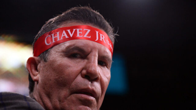 Julio Cesar Chavez Sr. Mnohokrát vďaka zdravotníckym odborníkom za zachovanie svojho života po „nebezpečnej“ chirurgickej liečbe 

