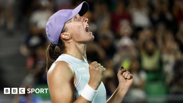 Iga Swiatek yells in celebration after beating Ekaterina Alexandrova to win the Korea Open
