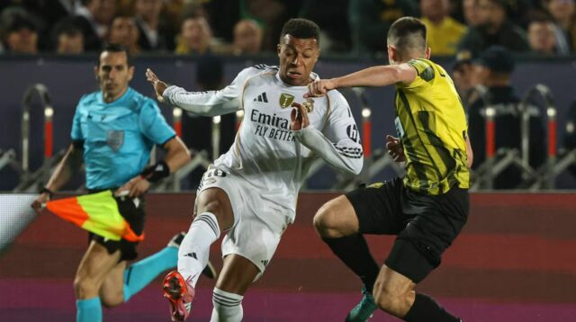 Kylian Mbappe berie program 

