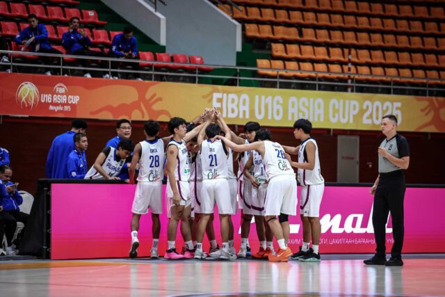 Gilas Pilipinas Youth, trénovaný La Tenorio, počas Fiba do 16 ázijských pohárov.