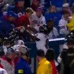 Lamar Jackson tlačil fanúšika Buffalo Bills, ktorý neustále udrel hráčov na prilbe