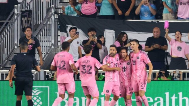 Lionel Messi, Jordi Alba vyžaruje ako Inter Miami Beat Sounders 

