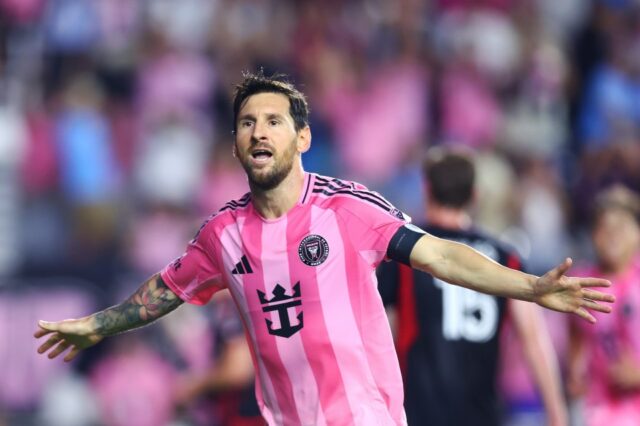 Lionel Messi rozbije dokument MLS MLS ex-arsenal 

