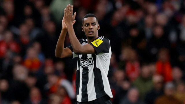 Liverpool Wrecks British Transfer Document na autorizáciu Alexandra Isaka z Newcastle 


