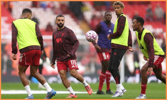 Liverpool celebrity Hugo Ekitike získa jedinečné ocenenie od Wayne Rooney 

