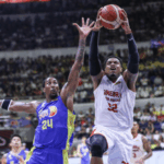 Dlhoroční súperi Rondae Hollis-Jefferson (vľavo) a Justinbrownlee sa môžu čoskoro prepojiť v Meralco. —PBA obrázky