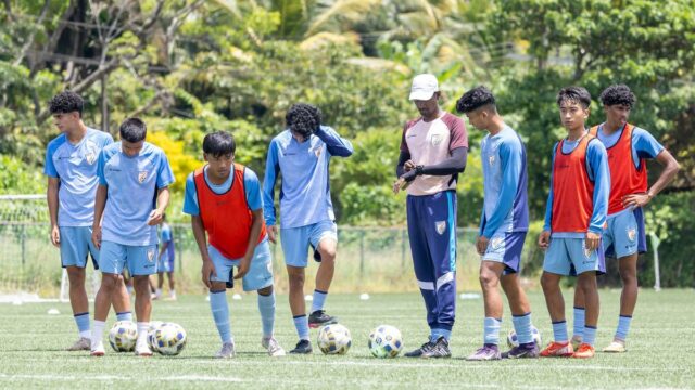 Majster Saff U-17-Neporadená India rieši Nepál v semifinále s ohľadom na horný stret 

