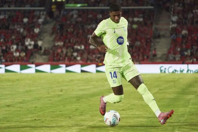 Marcus Rashford varoval, pokiaľ ide o postupy barcelony: „Musíte zmeniť“ 

