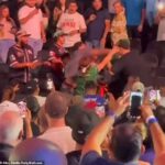 Vypustil boj medzi konkurenčnými súbormi fanúšikov na Canelo Alvarez-Terence Crawford, ktorý váži