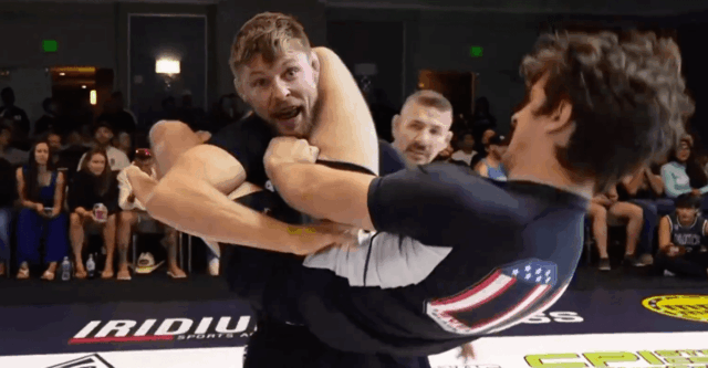 Mladý dospelý ľahko pošle Bryce Mitchell z UFC, vyhráva titul EBI 

