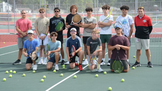 Monore Secondar School Tennis Sneak nahliadnuť do obdobia 2025 

