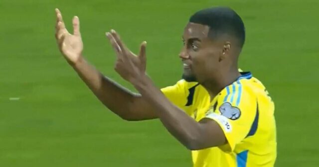 Motion Alexander Isak hovorí množstvá, keď celebrita Liverpoolu zanechala naštvaná | Futbal | Športová aktivita 


