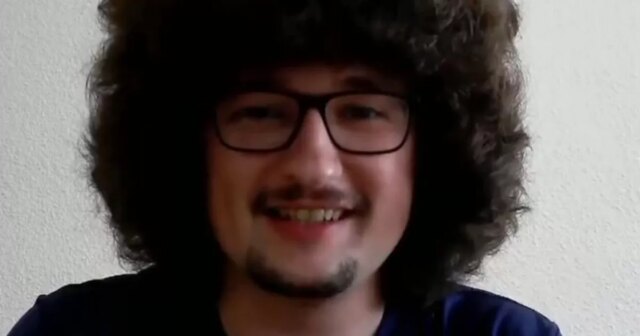 Muž Utd Follower, ktorý spôsobil, že bonkers vlasové sľuby „by mohol získať prácu ako kráľa strážca“ 


