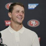 San Francisco 49ers quarterback Brock Purdy 'má šancu hrať v nedeľu popoludní