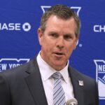 NY Rangers HC Mike Sullivan robí jeho nápady uznané na mieste Gabe Perreault v popredných 6