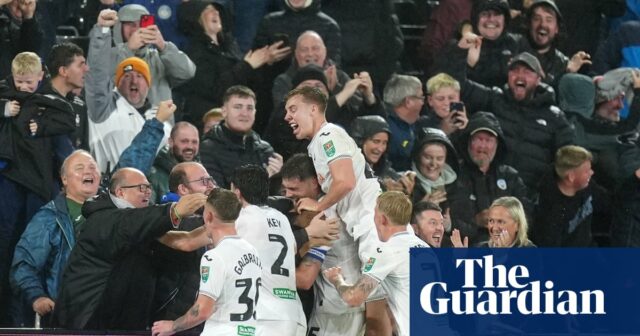 Nepohodlie pre Posecoglou ako Swansea Stun Nottingham Woodland s neskorými obratmi | hrnčekom Carabao 

