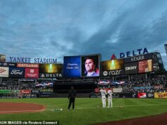New York City Yankees cti Charlie Kirk s Minovým tichom po tom, čo bol prepustený mŕtvy v Utahu New York Yankees držal minútu ticha na počesť Charlieho Kirka po jeho atentáte