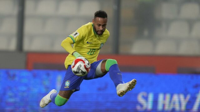 Neymar nebude mať problémy s chránením brazílskeho hrnca hrnčeka, ak je v poprednej podobe, uvádza Ancelotti 

