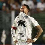 Neymar bol obvinený z toho, že bol „závislý od whisky a energetických nápojov“ a jeho zástupcovia zasiahli späť
