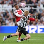Nezistené videozáznamy odhaľuje Mikel Arteta, ktorý udržiava späť vlak v buste s Joelintonom z Newcastle