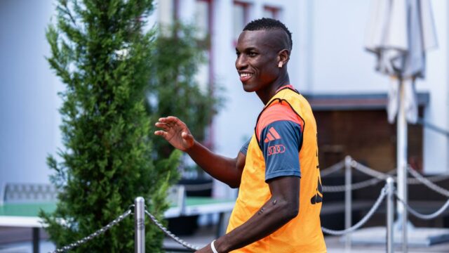 Nicolas Jackson s potešením, že je „kde som požadovaný“ po dokončení premiestnenia z Chelsea do Bayern 

