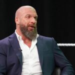 Odborné vyšetrovanie WWE Trojcestné zaobchádzanie s významnými ženskými celebritami, ktoré sú v súlade s RAW (špeciálne)