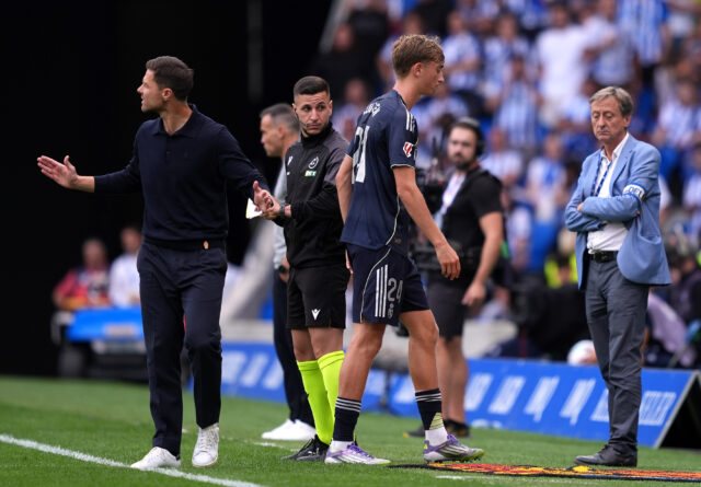 Originálny madrid pozitívny, ako poslal Dean Huijsen Red Card Allure 

