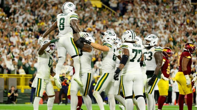 Packers pokračuje pozoruhodný začiatkom víťazstvom vs. vodcovia 

