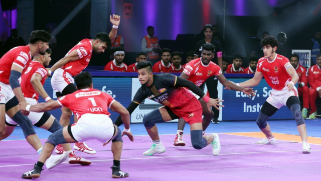 Plíživo sa nahliadnite, možné začínajúce sedem, predpoveď a informácie o živom vysielaní pre Gujarat Giants vs Telugu Titans 

