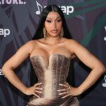 Cardi B a Offset na Balenciaga Haute Couture Fall/Winter 2023/2024 Zobraziť v júli 2023. (Obrázok cez Getty)
