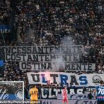 Fanúšikovia Atalanta (nezobrazení) boli zatknutí po násilných zrážkách s PSG Hooligans v Paríži