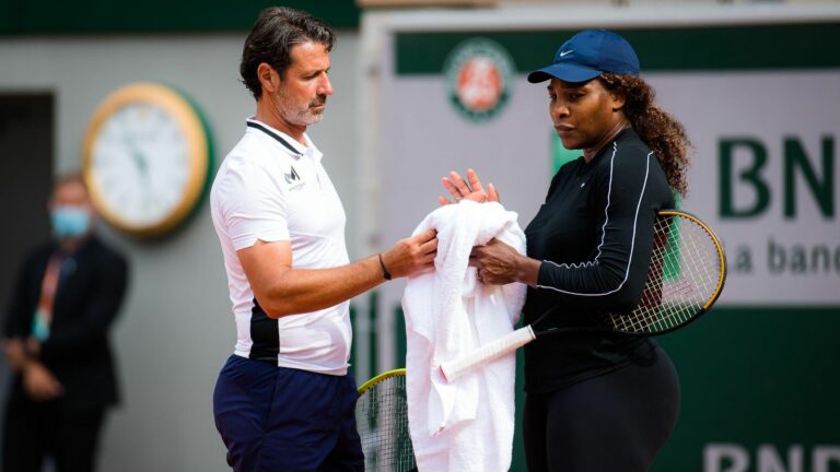 Patrick Mouratoglou hovorí Serene Williamsovej, čo sa musí po odvetnom zápase zlepšiť