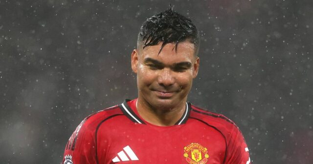 Casemiro bol vyslaný pre Man Utd proti Chelsea v Old Trafford. 