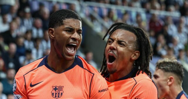 Marcus Rashford oslavuje pre Barcelonu. 
