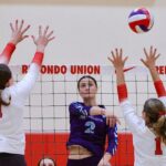 Redondo Union porazí Marymount v strednej škole volejbalá lopta v tvár