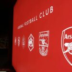 Riaditeľ nástrojov opúšťa povinnosť pri odchode bombového bombového útoku, keď sa pripravila významná konferenčná miestnosť | Futbal | Športová aktivita