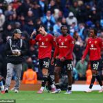 Manchester United v nedeľu vkĺzol na ďalšiu nespokojnú porážku proti Man City