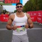 Boxer Tommy Fury bol jedným z takmer 60 000 bežcov, ktorí súťažili vo Veľkom severnom behu