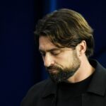 Glasgow, Škótsko - 25. september: Russell Martin, manažér Rangers, vyzerá sklamaný, keď jeho tím pripúšťa, že počas zápasu UEFA Europa League 2025/26 ligovej fázy MD1 medzi Rangers FC a KRC Genk na štadióne Ibrox 25. septembra 2025 v Glasgowe v Škótsku. (Foto: Euan Cherry/Getty Images)