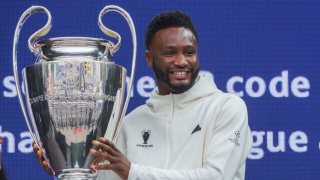 S nástrojmi vylúčenými, keď John Obi Mikel robí Rogue Title Cell, keď tvrdí, že ho môžu vyhrať iba 2 skupiny 

