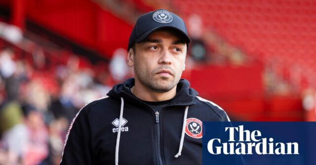 Sheffield United Ladies's Head's Trainer Ash Thompson pozastavil klub | Sheffield United Žena 

