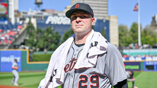 Škaredé okrúhle rozbíjanie videokamery v celej hre Tigers-Guardians MLB Majstrovstvá 

