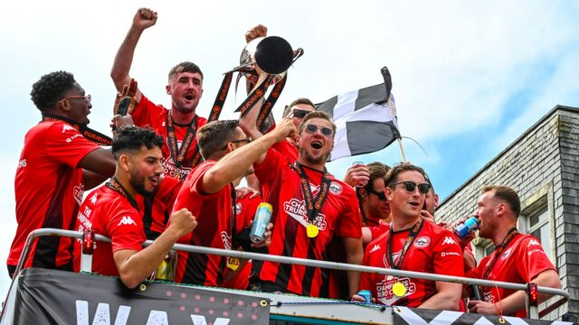 Brunton Park má kapacitu 17 949 - ale iba 50 z toho vyplní priaznivci mesta Truro City