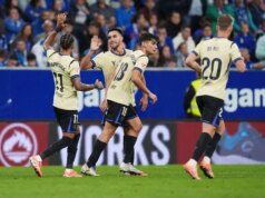 Hviezda Barcelony sarkasticky reaguje na chýbajúce miesto vo FIFPRO XI Šok Barcelona celebrita zvaná muž z obleku verzus skutočný ovso