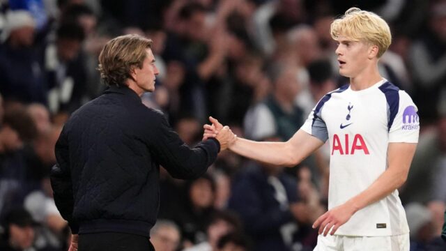 Spurs 'Wonder' pirátsky Frank ako 6 debutantov sumarizujte Latering Champions Organization Return 

