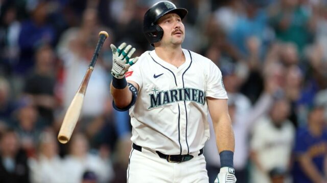 Štrajky Mariners 'Cal Raleigh Strikes MLB 59. a 60. korunovací úspech 

