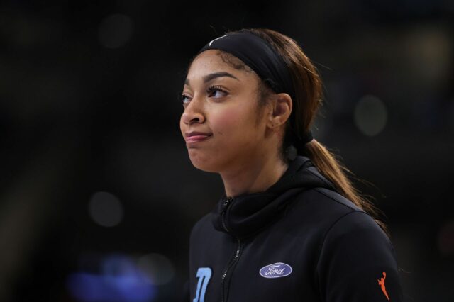 Stúpenci WNBA simulovali Angel Reese po návrate do cvičebných dní po skončení diskutabilného konca na obdobie 

