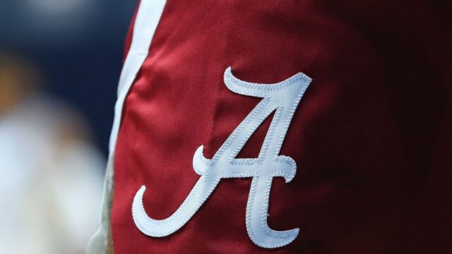 Tarris Bouie ponúka Alabama Hoops Second Top-50 odhodlanie 

