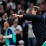 Thomas Frank Interview Live - Zamestnávateľ Tottenham v organizácii Champions Win a Micky Van de Ven